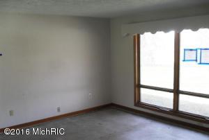 3144 Knight Dr, Buchanan, MI 49107 photo 2