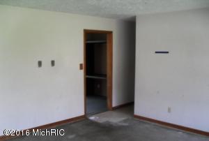 3144 Knight Dr, Buchanan, MI 49107 photo 3