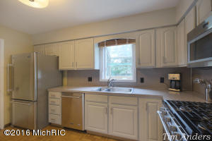 6043 Adacroft Dr SE, Ada, MI 49301 photo 7