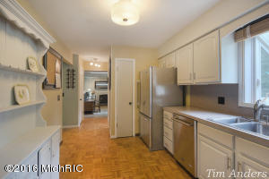 6043 Adacroft Dr SE, Ada, MI 49301 photo 8