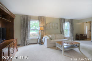 6043 Adacroft Dr SE, Ada, MI 49301 photo 4