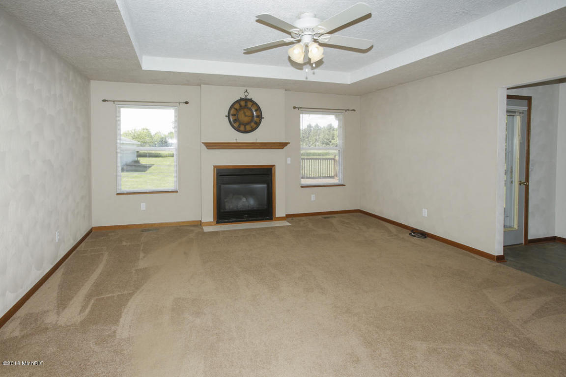 13372 E M-89, Augusta, MI 49012 photo 4