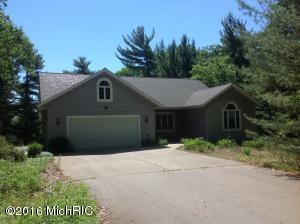 1663 Crystal Lake Rd, Whitehall, MI 49461 photo 3
