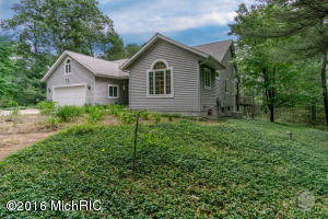 1663 Crystal Lake Rd, Whitehall, MI 49461 photo 4