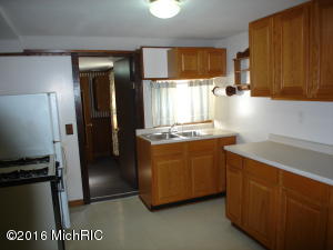 208 E Canal St, Augusta, MI 49012 photo 4