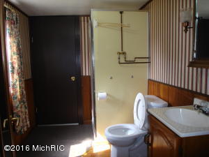 208 E Canal St, Augusta, MI 49012 photo 6