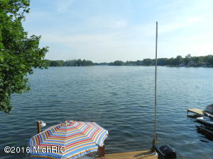 10855 Long Point Dr, Plainwell, MI 49080 photo 3