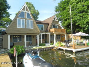 10855 Long Point Dr, Plainwell, MI 49080 photo 1