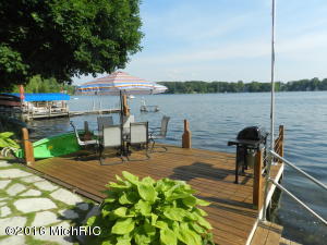 10855 Long Point Dr, Plainwell, MI 49080 photo 2