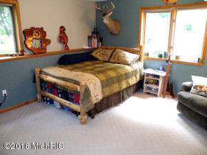 10152 Button Rd, Belding, MI 48809 photo 9