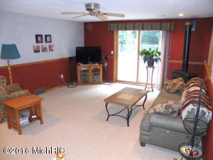 10152 Button Rd, Belding, MI 48809 photo 6