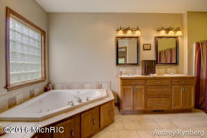 215 E 96th St, Newaygo, MI 49337 photo 37