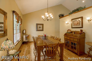 215 E 96th St, Newaygo, MI 49337 photo 10