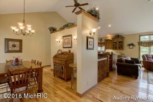 215 E 96th St, Newaygo, MI 49337 photo 11