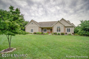 215 E 96th St, Newaygo, MI 49337 photo 3