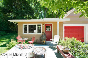 126 Gilkey St, Plainwell, MI 49080 photo 4