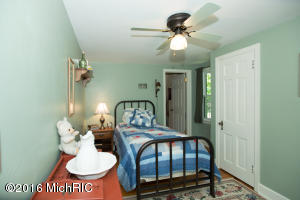 126 Gilkey St, Plainwell, MI 49080 photo 9
