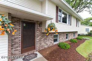 913 N State Rd, Belding, MI 48809 photo 6
