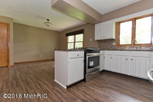 913 N State Rd, Belding, MI 48809 photo 16