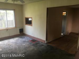 115 Leonard, Belding, MI 48809 photo 7