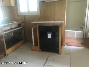 115 Leonard, Belding, MI 48809 photo 5