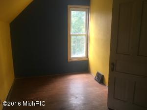 115 Leonard, Belding, MI 48809 photo 9