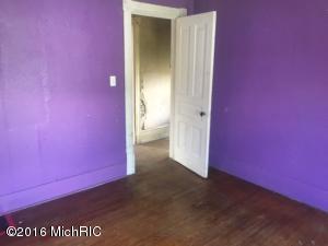 115 Leonard, Belding, MI 48809 photo 8