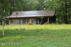 427 E 24th St, Baldwin, MI 49304 photo 1