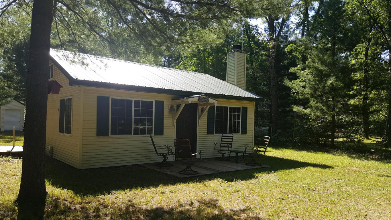 8268 S Pingree, Baldwin, MI 49304 photo 1
