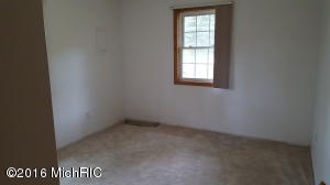 5023 E M-82, Newaygo, MI 49337 photo 7