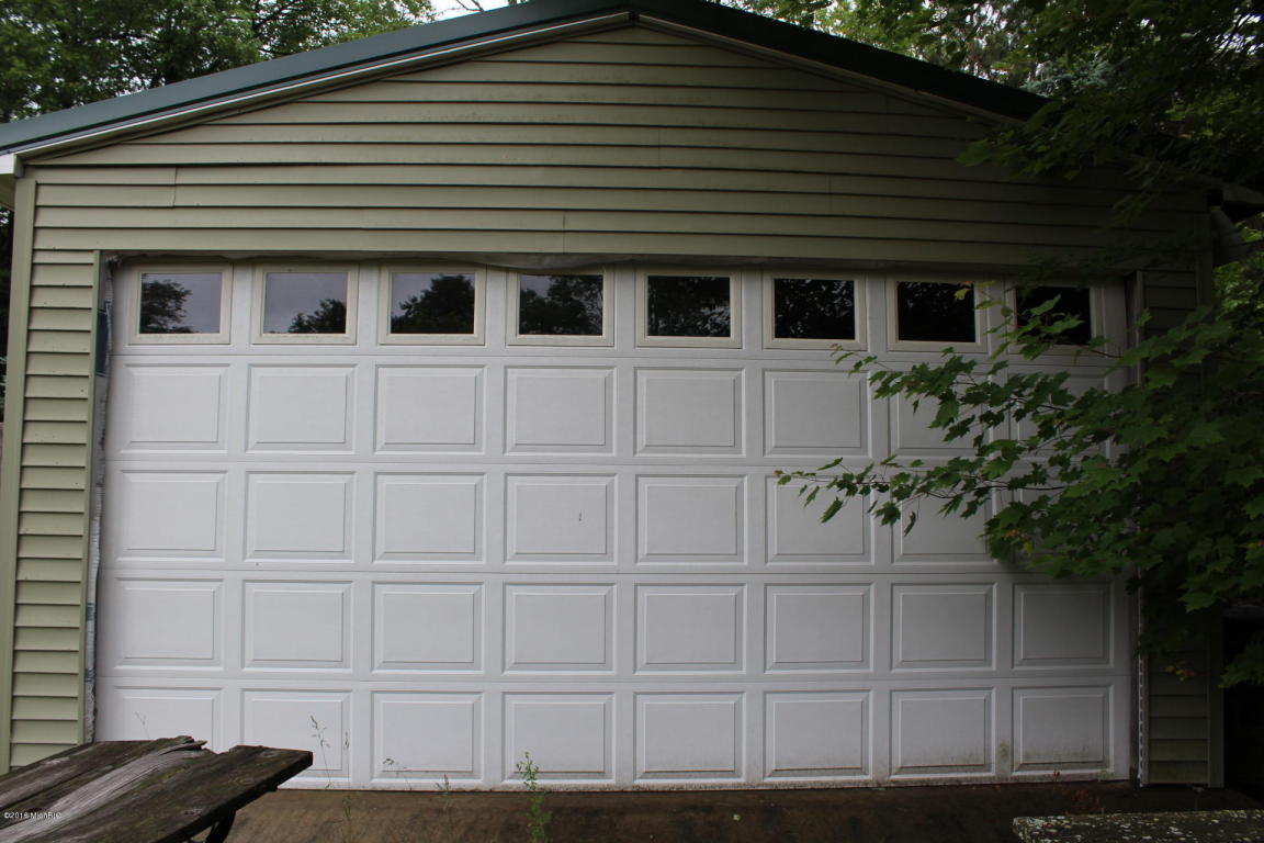 8740 E Ruth Dr, Branch, MI 49402 photo 3