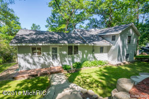 7269 Larned Dr NE, Belding, MI 48809 photo 1