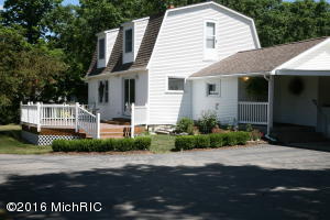 6237 W Riverside Dr, Saranac, MI 48881 photo 3