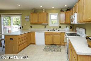 1313 Alivia Dr, Plainwell, MI 49080 photo 9