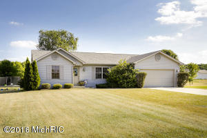 1313 Alivia Dr, Plainwell, MI 49080 photo 1