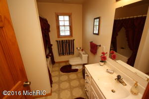 10148 E S, Scotts, MI 49088 photo 9