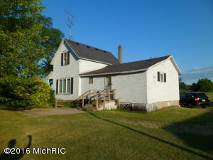 4440 17th St, Dorr, MI 49323 photo 2