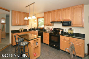 7640 E Day Rd, Bellevue, MI 49021 photo 5