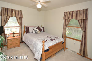 7640 E Day Rd, Bellevue, MI 49021 photo 10