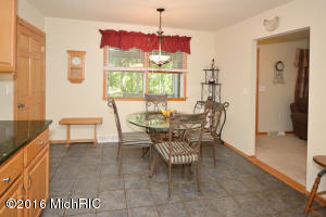7640 E Day Rd, Bellevue, MI 49021 photo 8