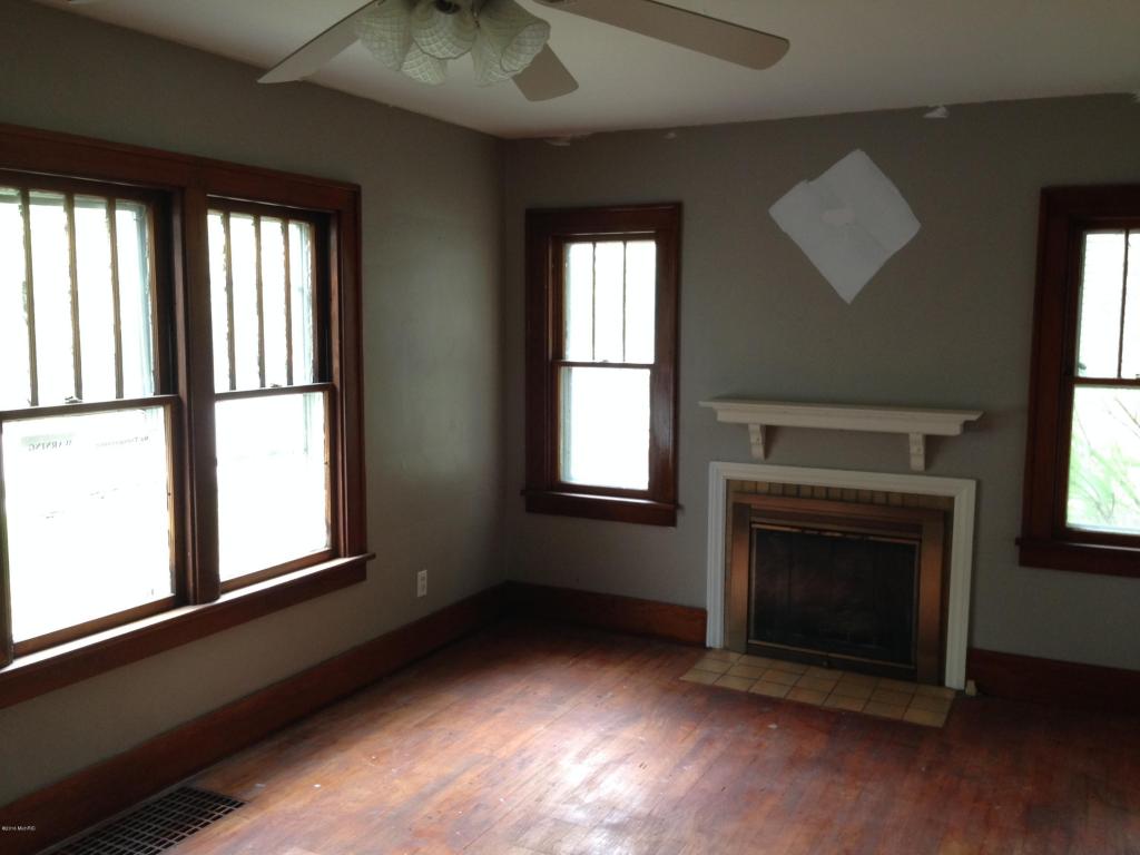 324 E Congress St, Belding, MI 48809 photo 5