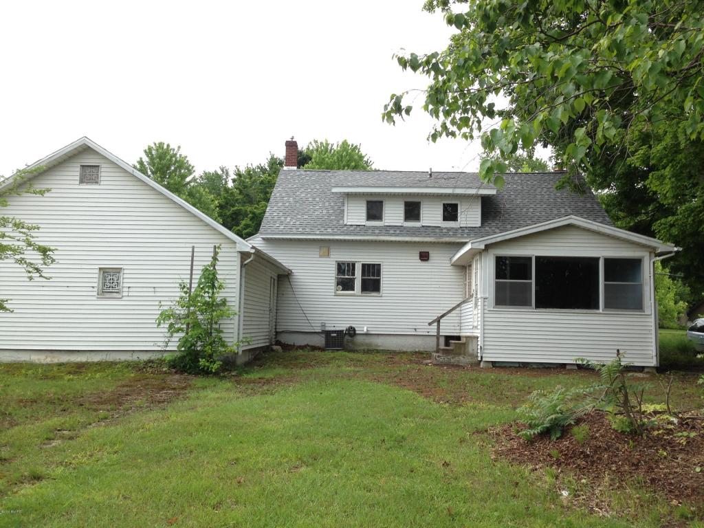 324 E Congress St, Belding, MI 48809 photo 3