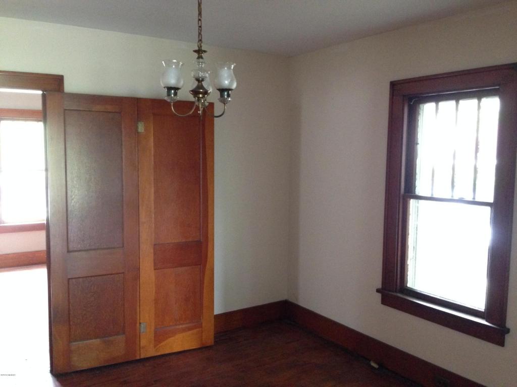 324 E Congress St, Belding, MI 48809 photo 6