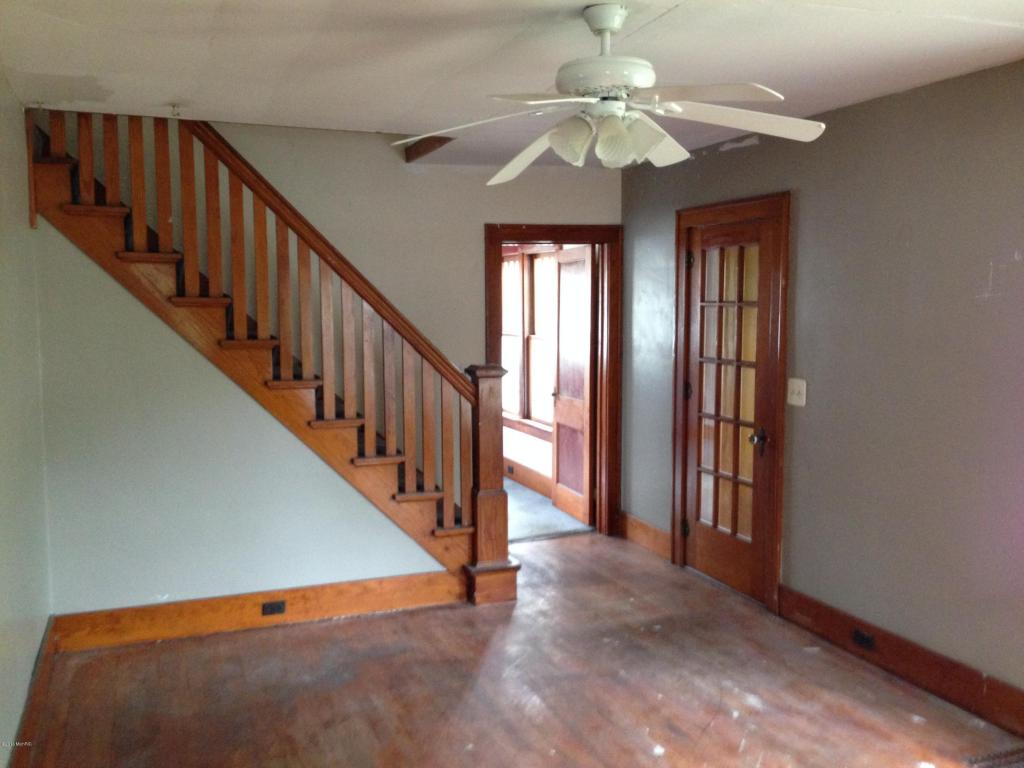 324 E Congress St, Belding, MI 48809 photo 4