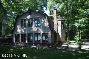 9905 Beachview Dr, Jerome, MI 49249 photo 1