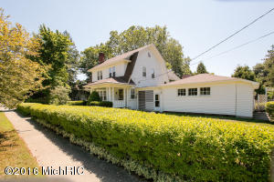 409 E Hoffman St, Three Rivers, MI 49093 photo 2