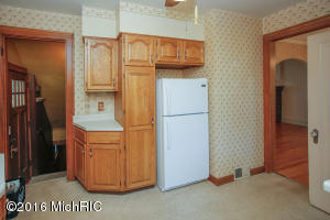 409 E Hoffman St, Three Rivers, MI 49093 photo 9