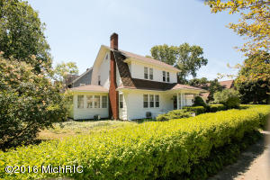 409 E Hoffman St, Three Rivers, MI 49093 photo 1