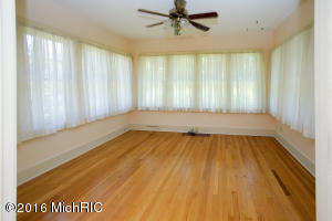 409 E Hoffman St, Three Rivers, MI 49093 photo 11