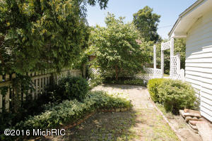 409 E Hoffman St, Three Rivers, MI 49093 photo 20